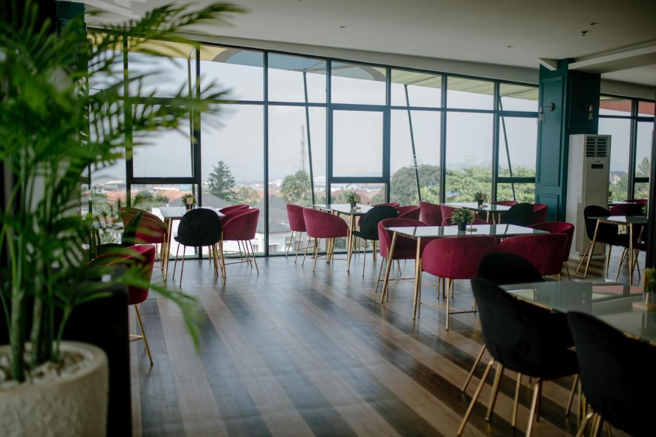 The Bountie Hotel And Convention Centre Sukabumi Esterno foto