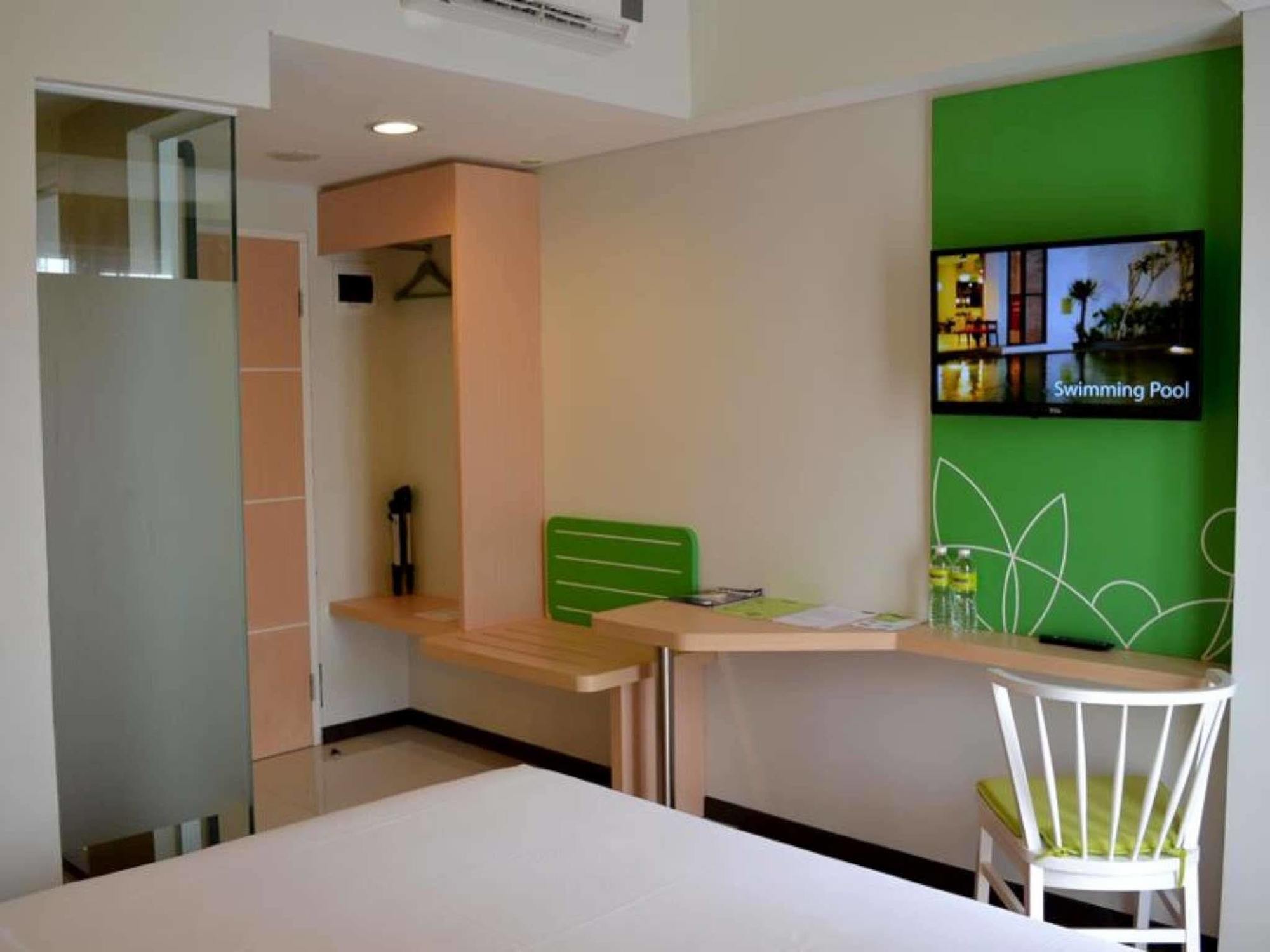 The Bountie Hotel And Convention Centre Sukabumi Esterno foto