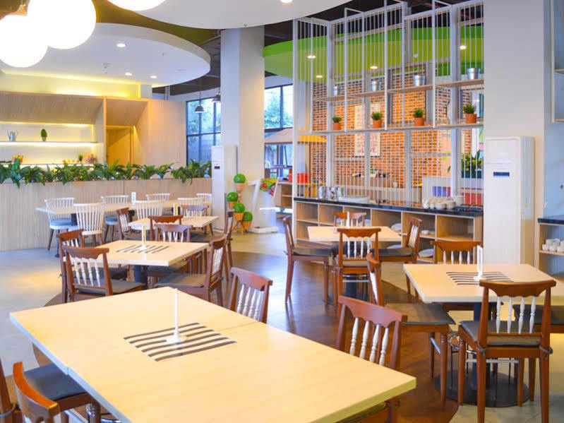 The Bountie Hotel And Convention Centre Sukabumi Esterno foto